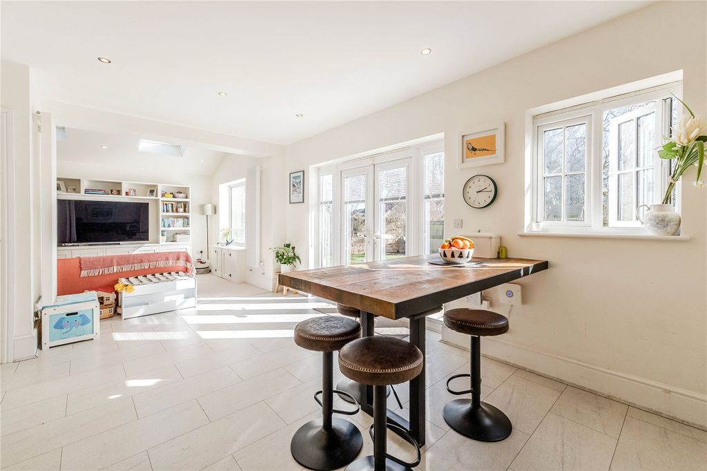 Property photo 3 of 22 Dining Kitchen