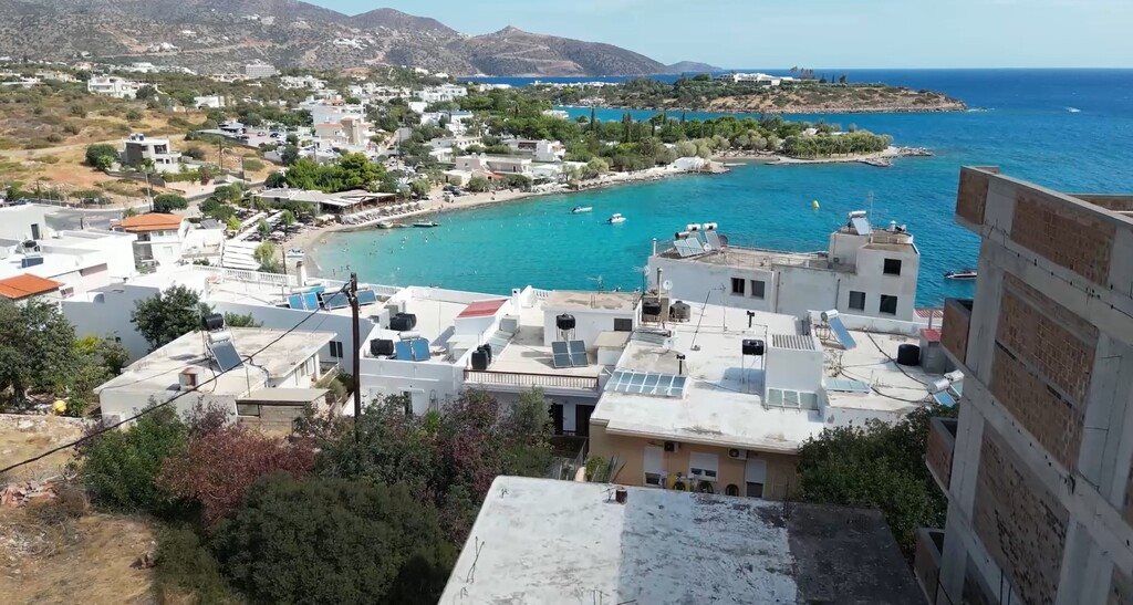 Property photo 1 of 5 For Sale Land 670 m² In Crete