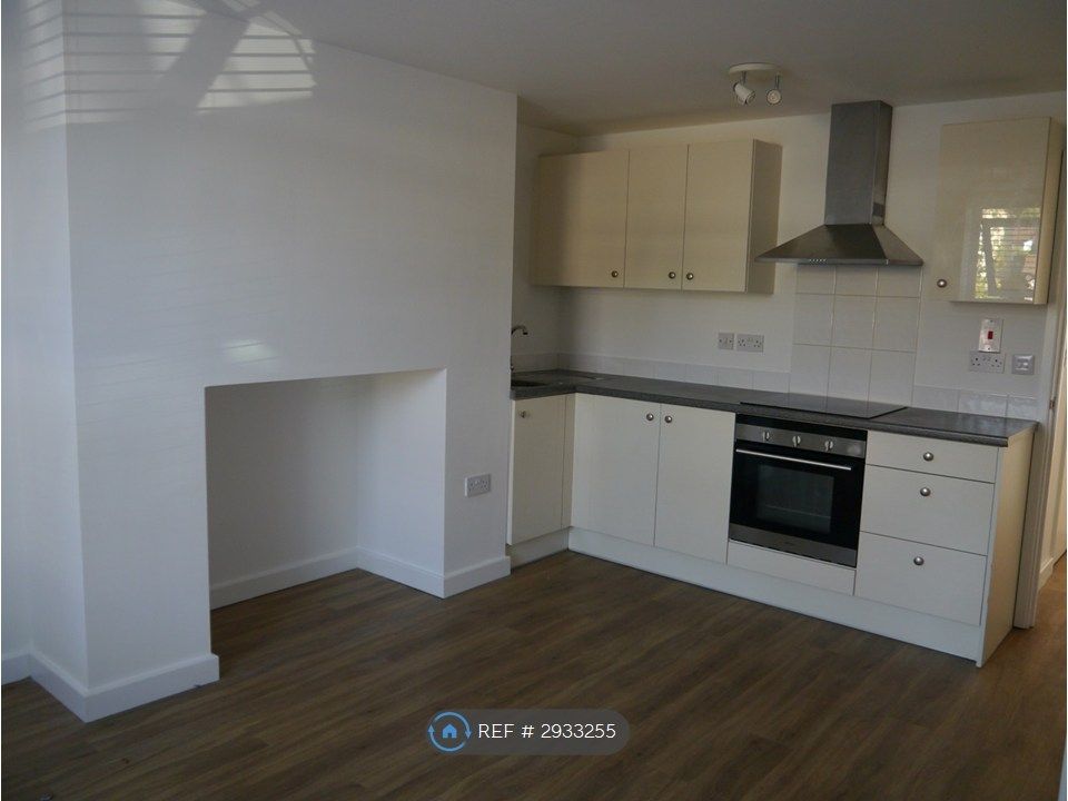 Property photo 1 of 6 Kitchen / Living Room