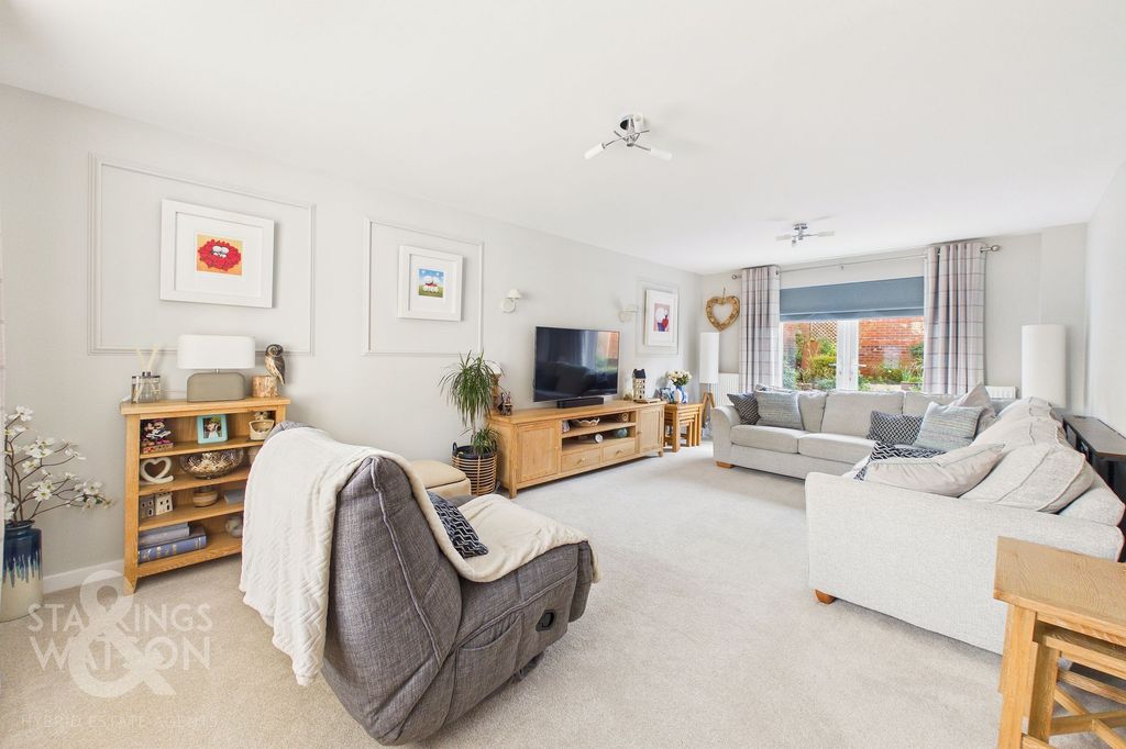 Property photo 3 of 41