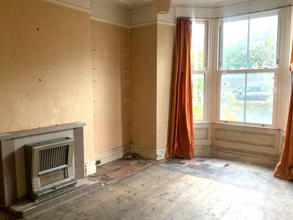 Property photo 3 of 36