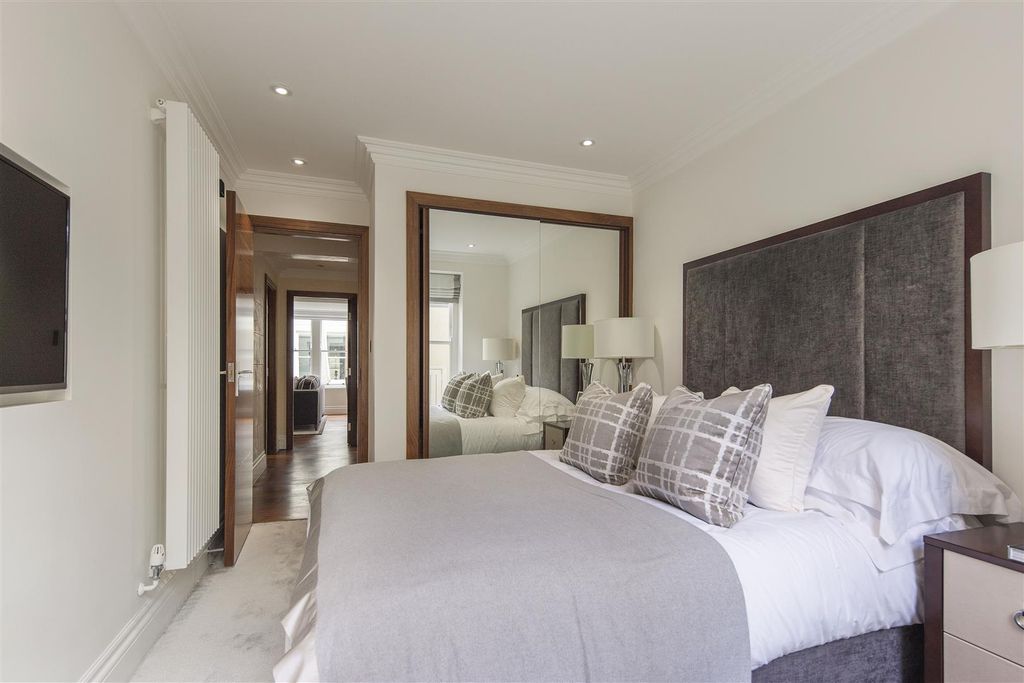 Property photo 1 of 8 B1  86-92 Kensington Gardens Square - 355411 Bed 2