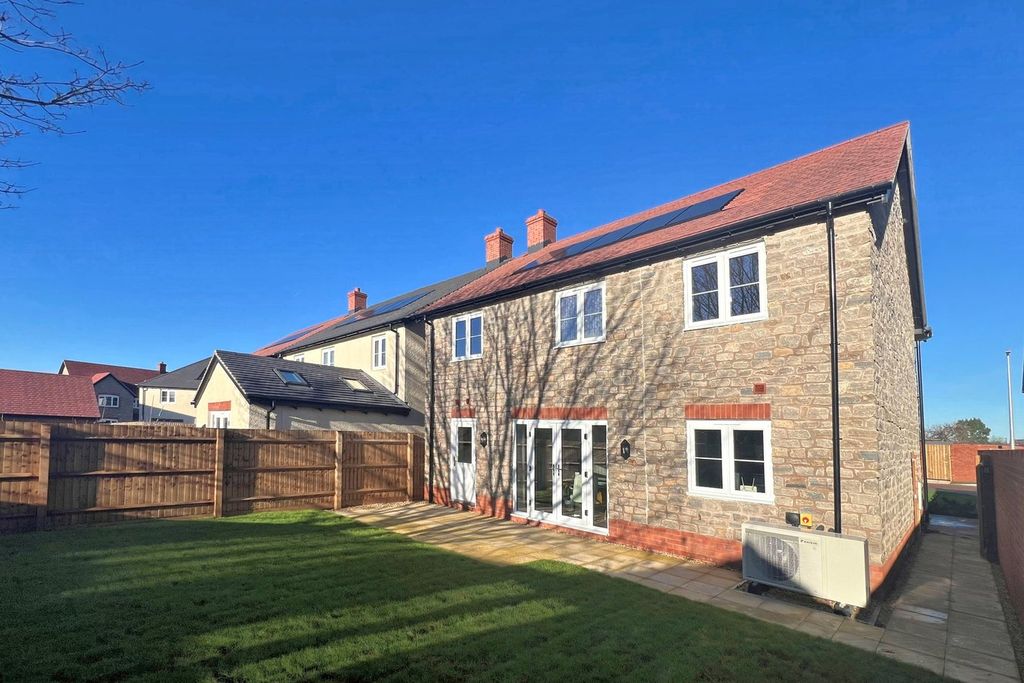 Property photo 3 of 21