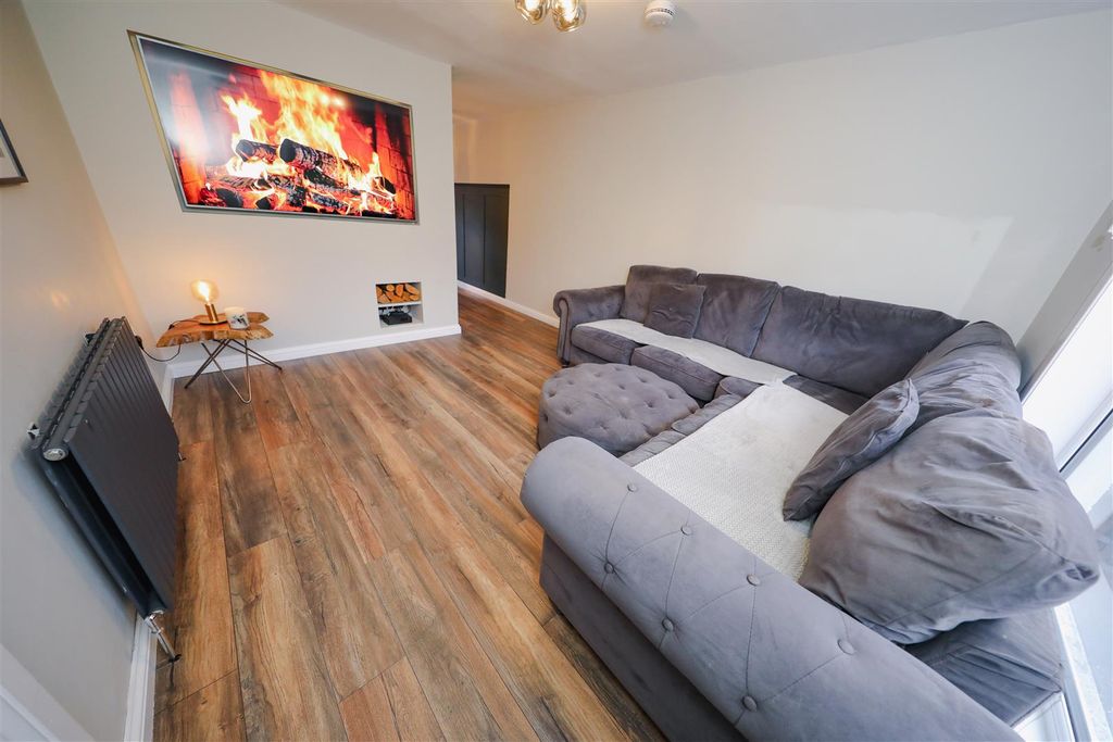 Property photo 3 of 20 C