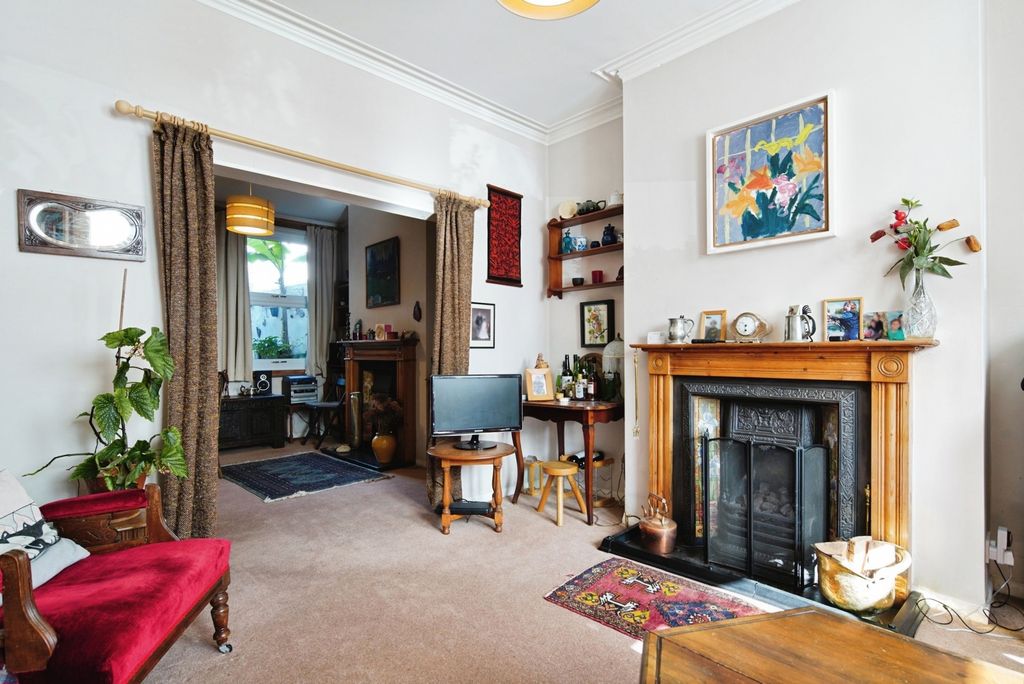 Property photo 3 of 18 Photo