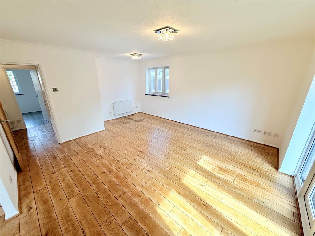 Property photo 3 of 11 3.Jpg