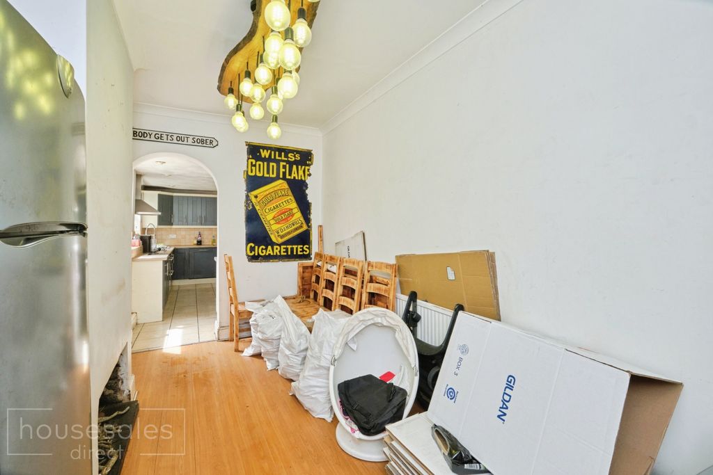 Property photo 3 of 15