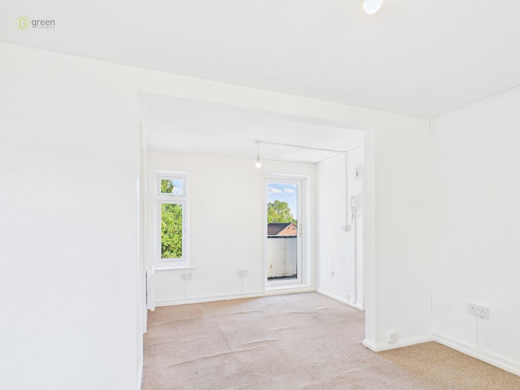Property photo 2 of 28