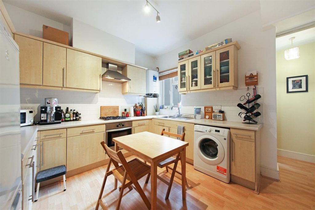 Property photo 2 of 10 Separate Eat In Kitchen