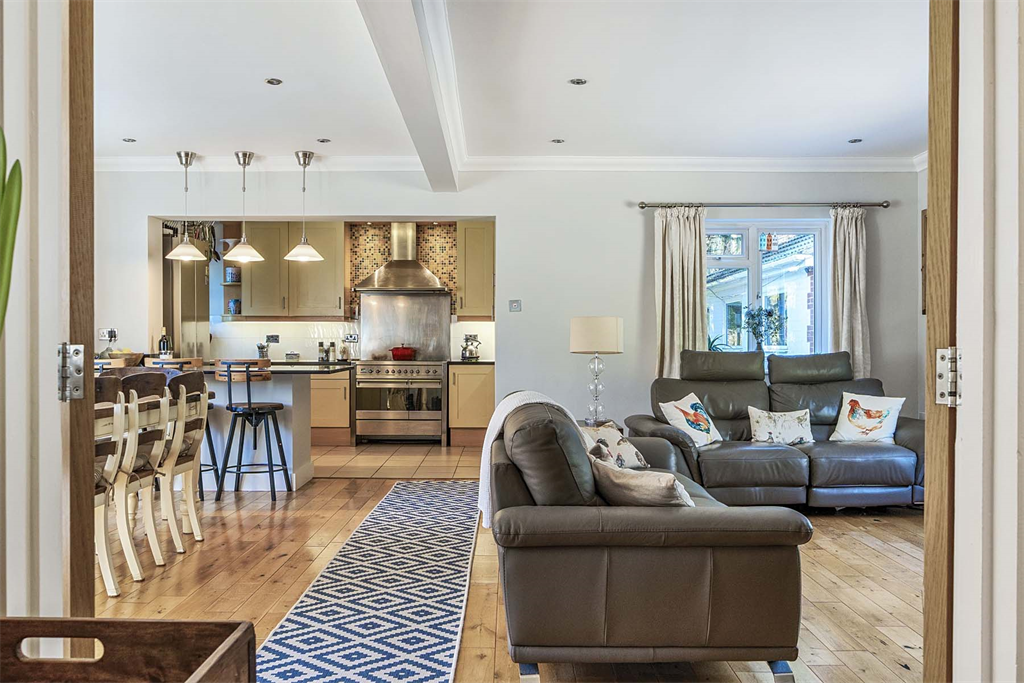 Property photo 3 of 32