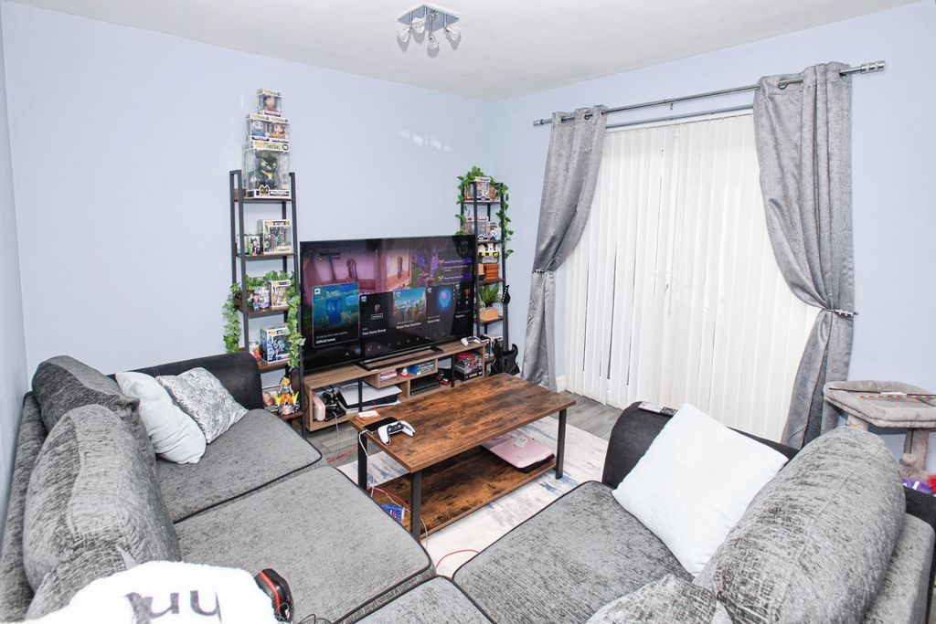 Property photo 2 of 12 Photo