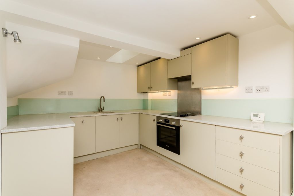 Property photo 2 of 11 3826914