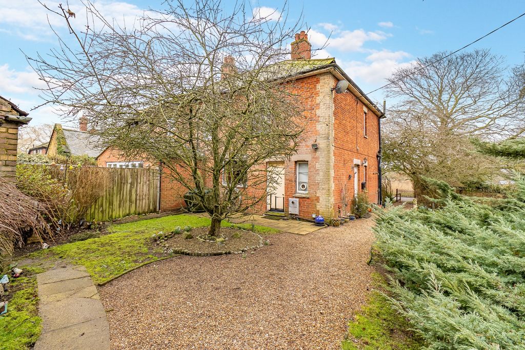 Property photo 3 of 30 4820815