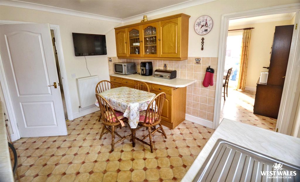 Additional image 8 of 3 bed detached bungalow for saleSkomer Drive, Milford Haven SA73
