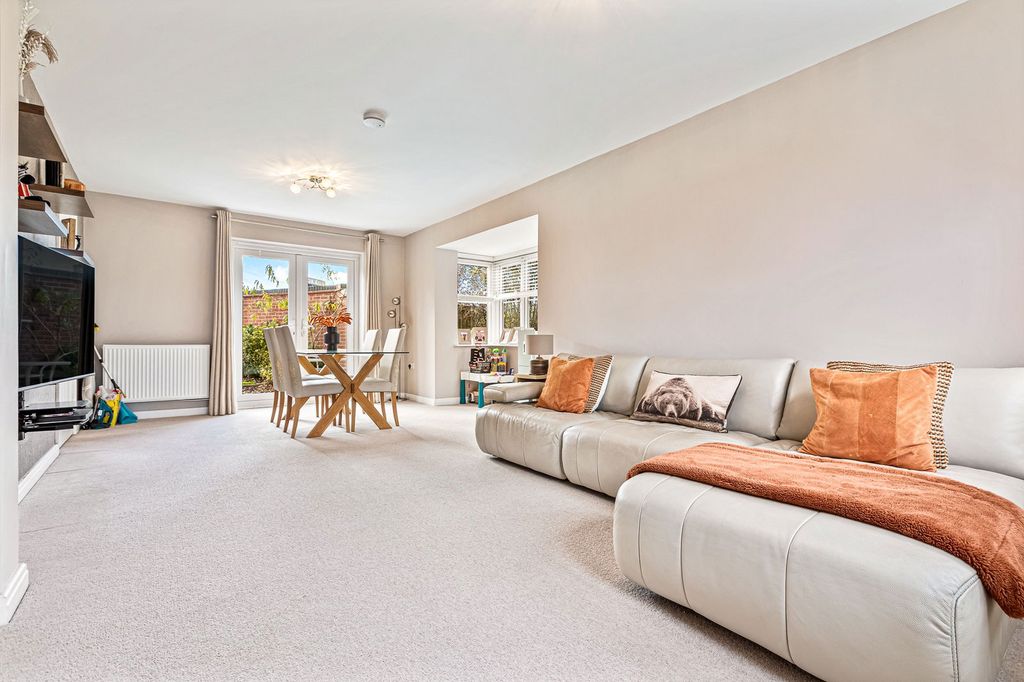 Property photo 3 of 21