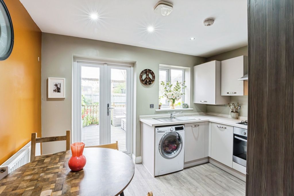 Property photo 3 of 10 Pbox-Img.Jpg