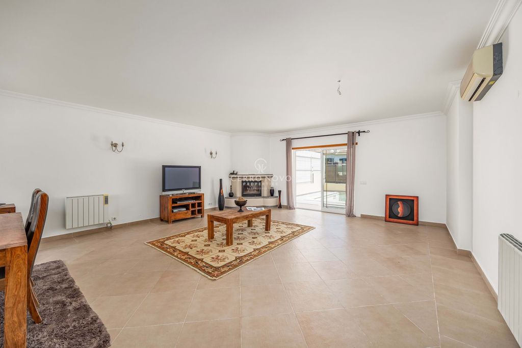 Property photo 2 of 27