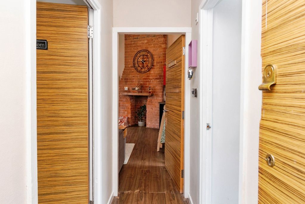 Property photo 2 of 14 Pbox-Img.Jpg