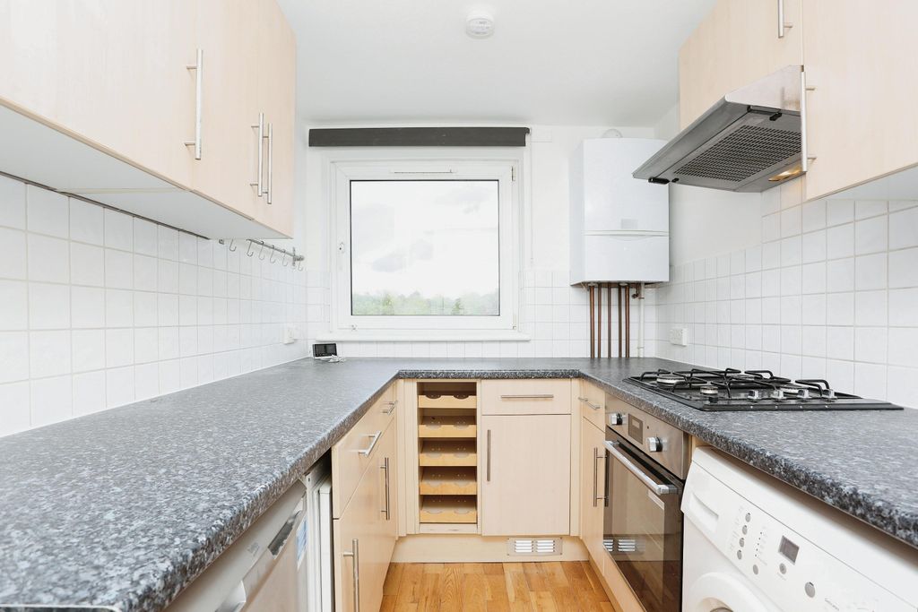 Property photo 3 of 14 Photo 2