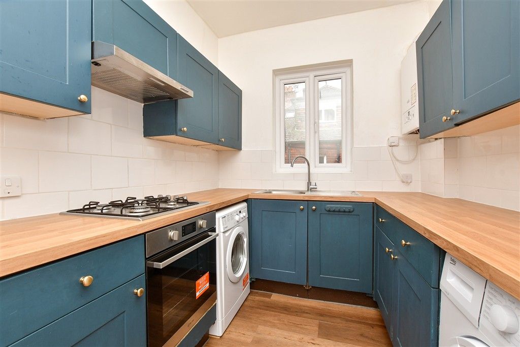 Property photo 2 of 8 Kitchen