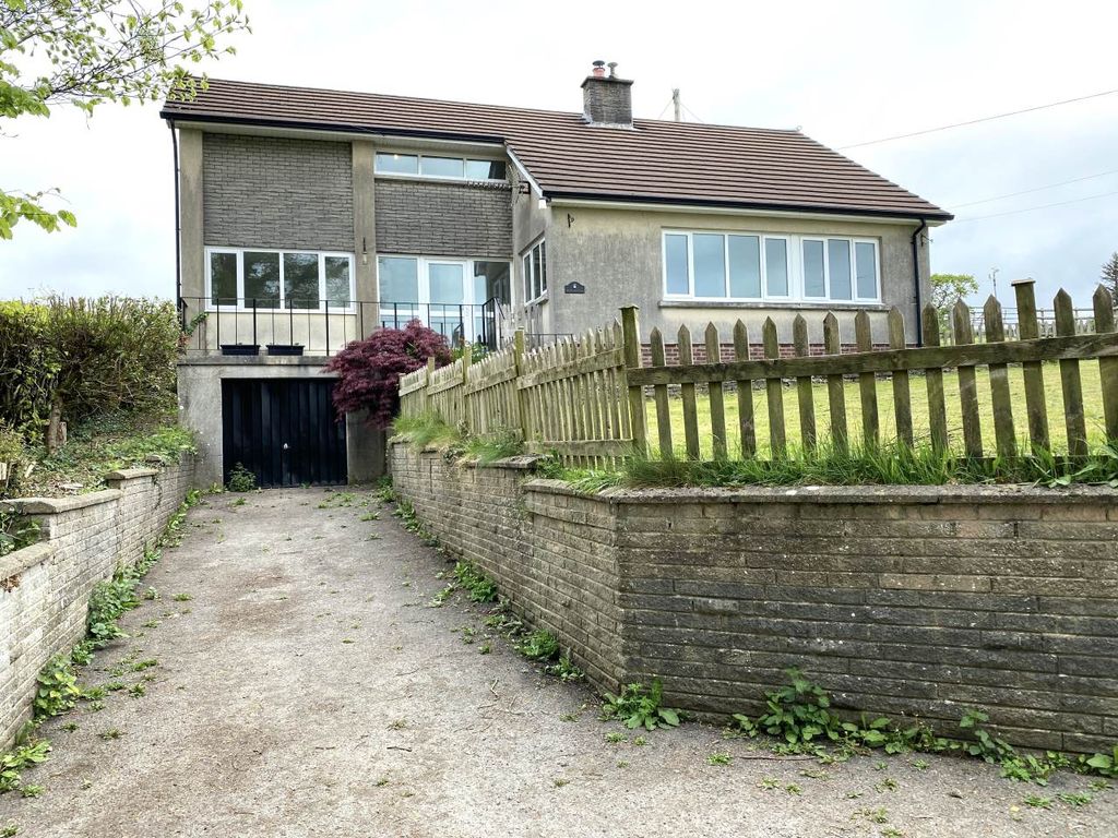 Property photo 2 of 13 Outside 2