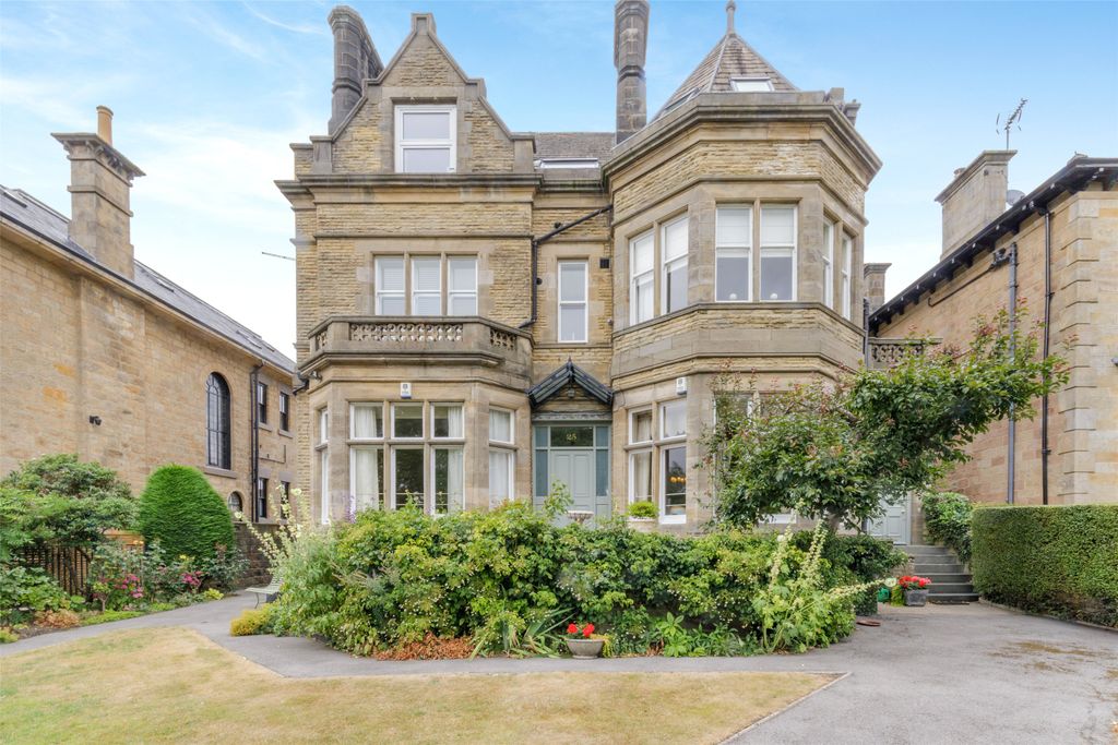 3 bed flat for saleYork Place, Harrogate, North Yorkshire HG1