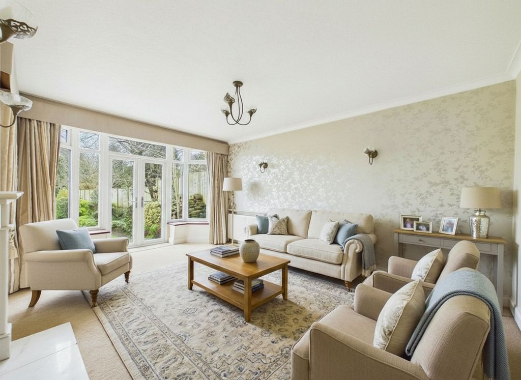 Property photo 3 of 20 Lounge (Virtually Furnished)