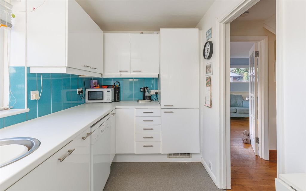 Property photo 3 of 28 Modern Kitchen