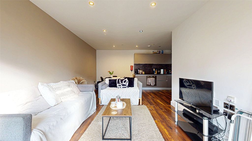 Property photo 3 of 11 Picture No. 02
