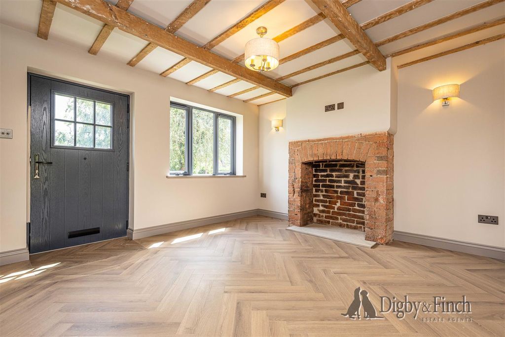 Property photo 2 of 22