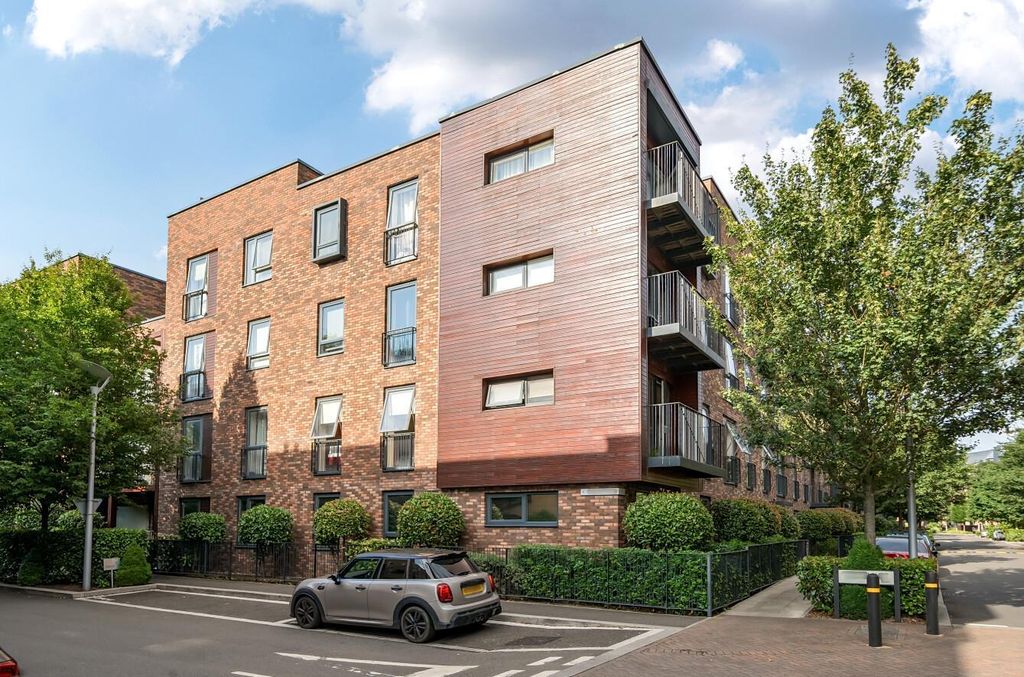 Property photo 1 of 14 Davidson Frost-Wellings, Dfw, Attlee Court, Extern