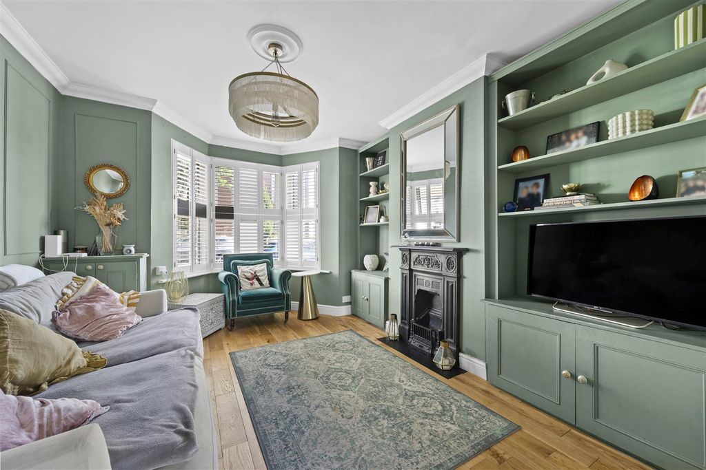 Property photo 2 of 22 4 Shenfield Road (19).Jpg