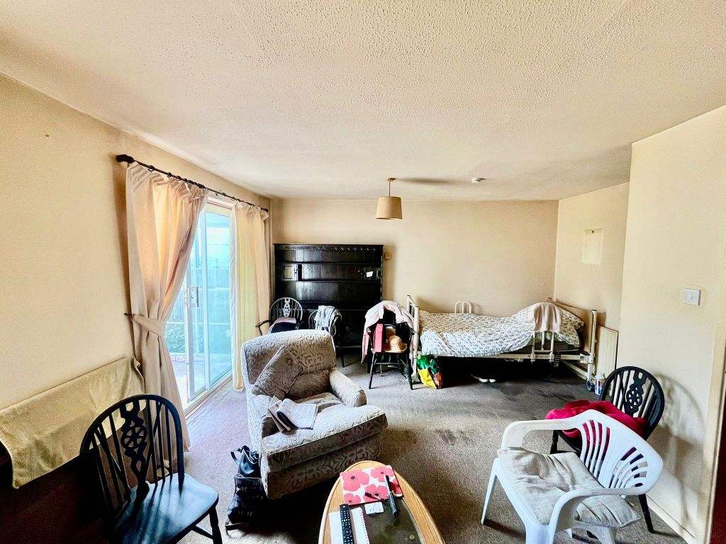 Property photo 2 of 14