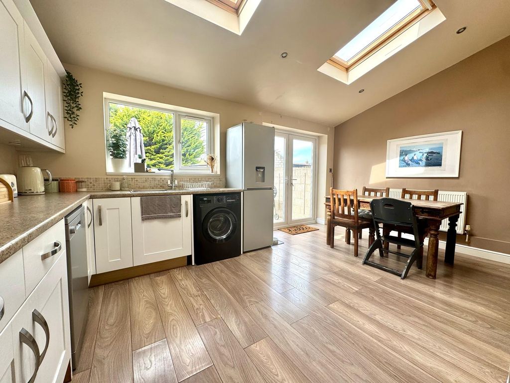Property photo 3 of 24 Kitchen / Dining Area