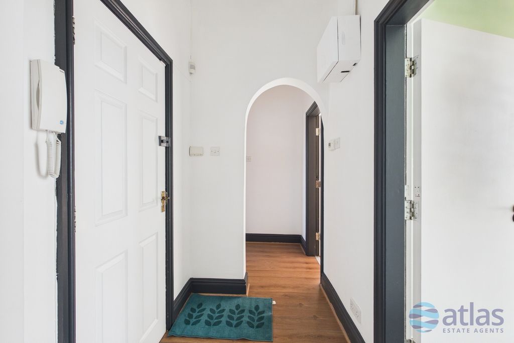 Property photo 2 of 15 Entrance Hallway