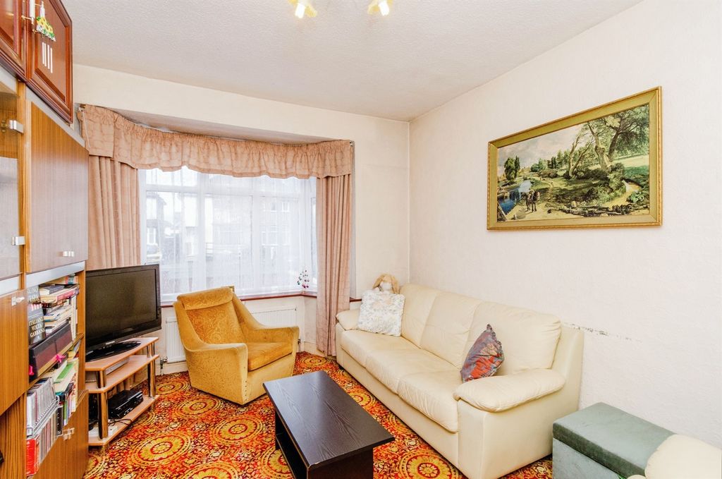 Property photo 2 of 16