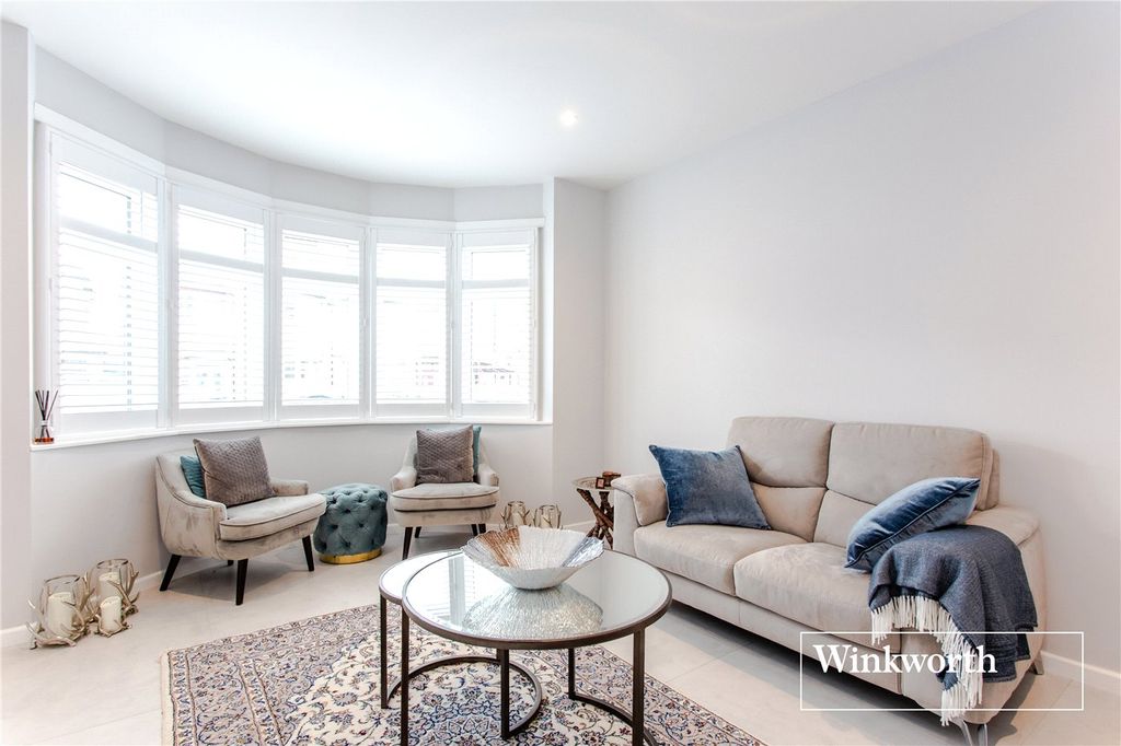 Property photo 3 of 16 Picture No. 02