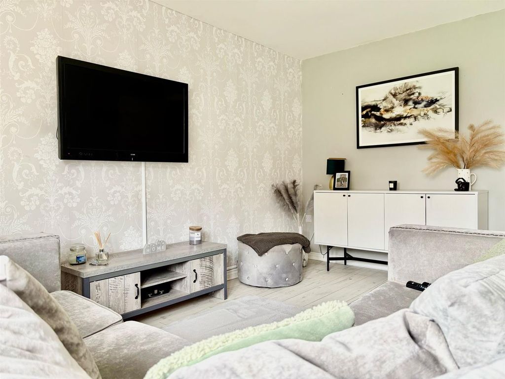 Property photo 2 of 17 42146E3d-Ff72-4A8A-B916-44bae3437c8A.Jpeg