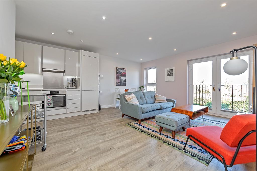 Property photo 2 of 17 9Veronacourt-24.Jpg