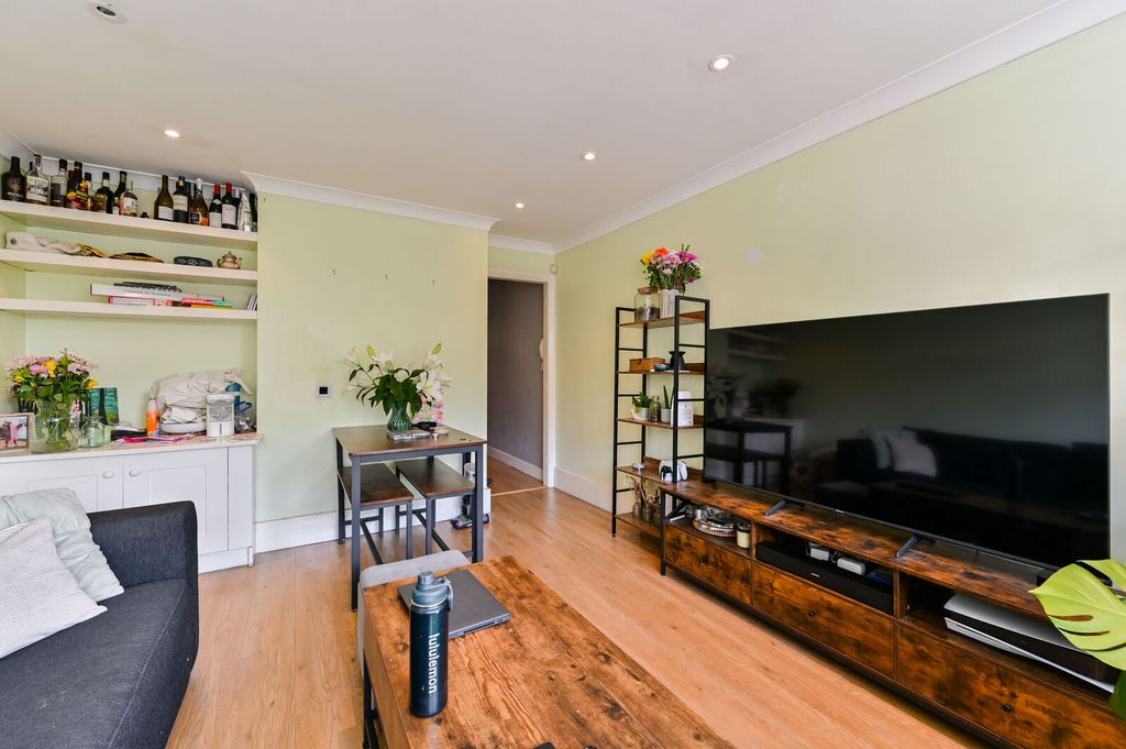 Property photo 2 of 9