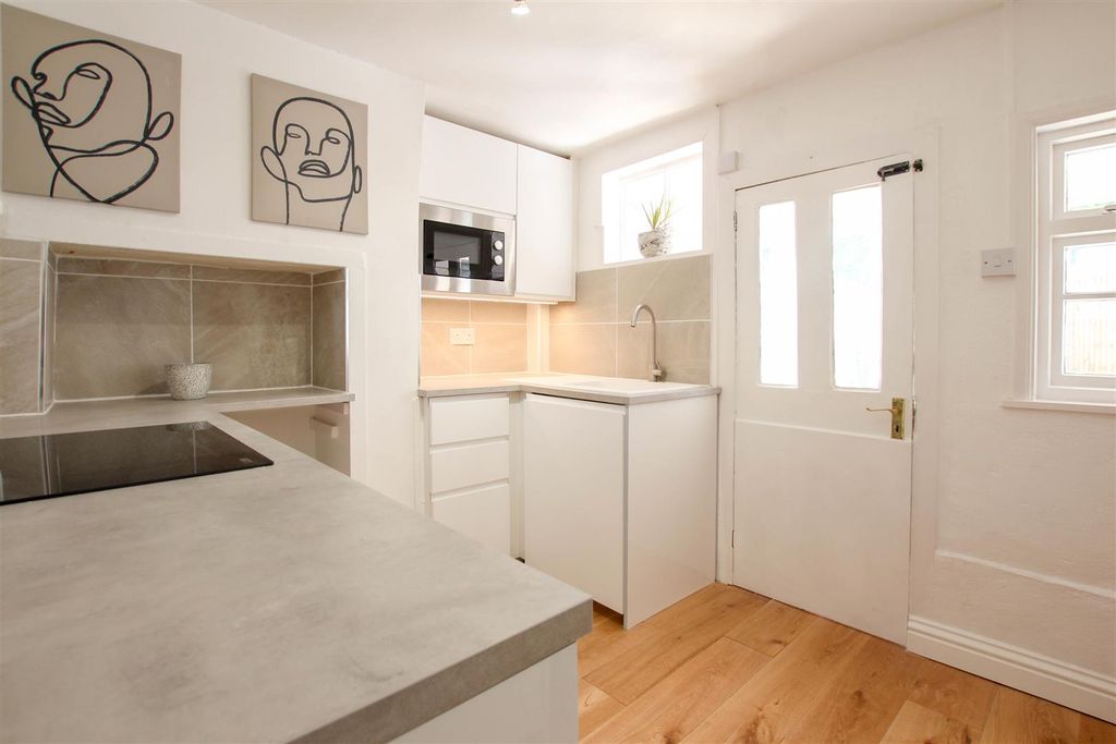 Property photo 3 of 16 Img_5442.Jpg