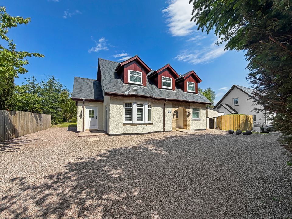 Property photo 2 of 59