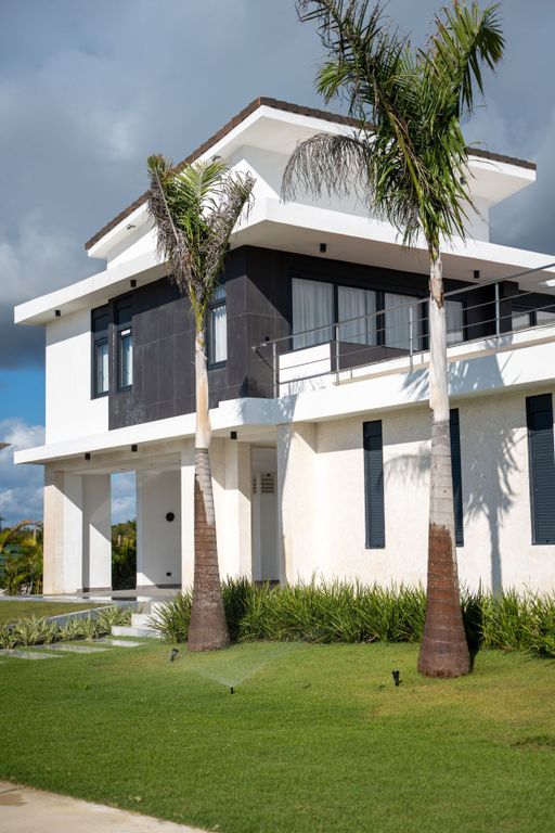 Property photo 2 of 70