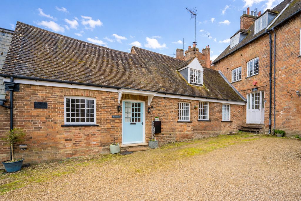 Property photo 1 of 28