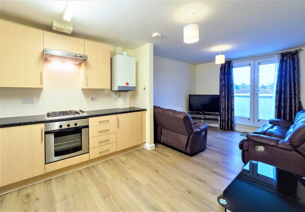 Property photo 2 of 6 2005382