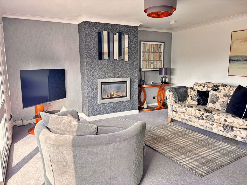 Property photo 3 of 35