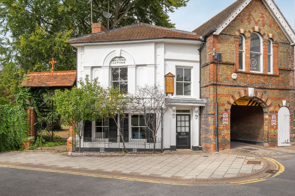 Property photo 1 of 11