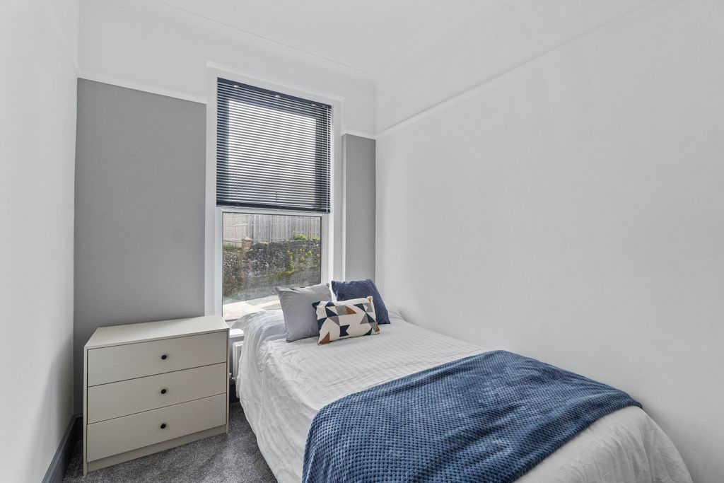 Property photo 3 of 7 0022