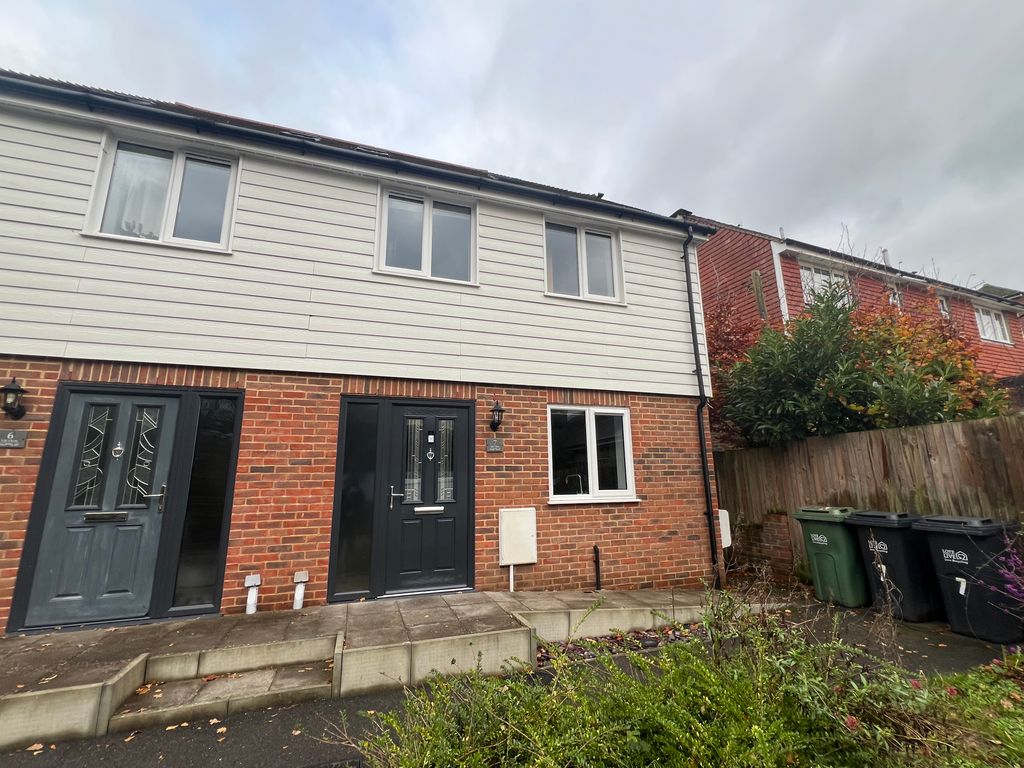 Property photo 1 of 9 Front