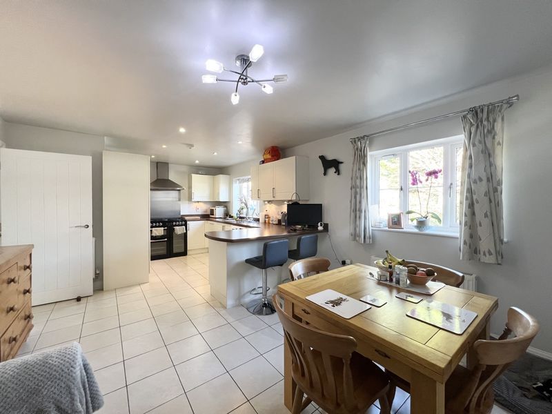 Property photo 3 of 19 Photo 26